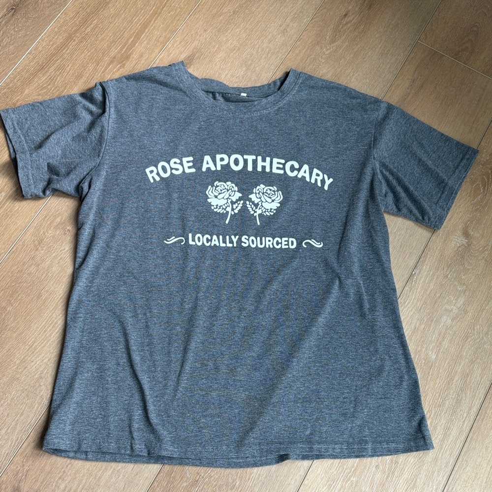 Rose Apothecary Schitts Creek Graphic Tee - Charcoal grey.  Women’s large